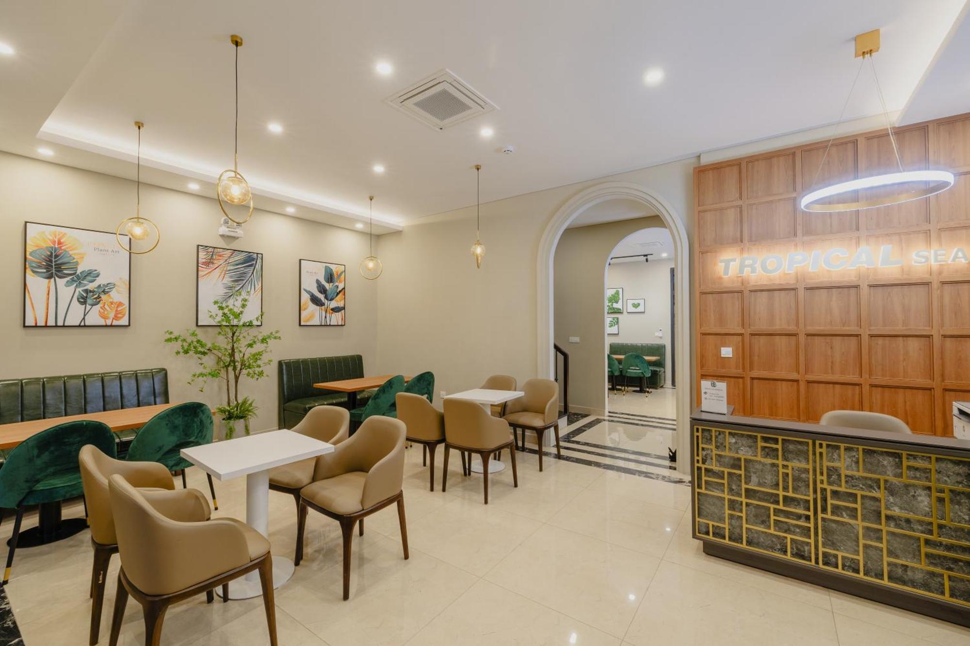 Tropical Bay Grand World Phu Quoc Hotel Exterior photo