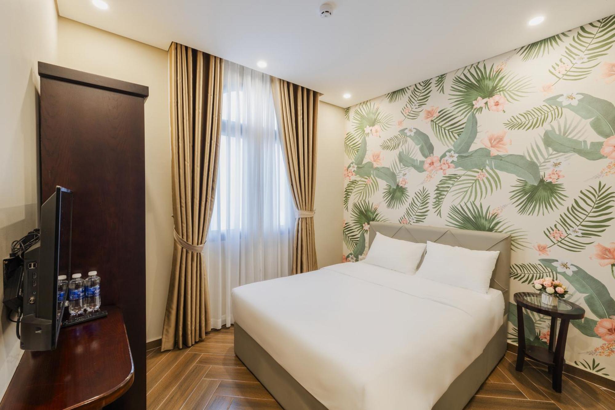 Tropical Bay Grand World Phu Quoc Hotel Exterior photo