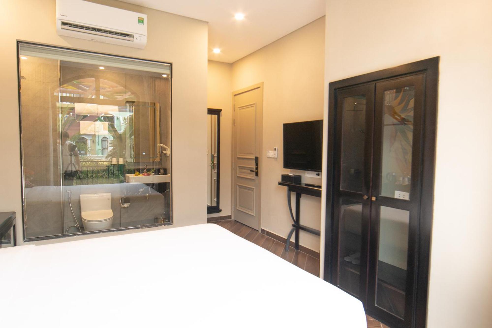 Tropical Bay Grand World Phu Quoc Hotel Exterior photo