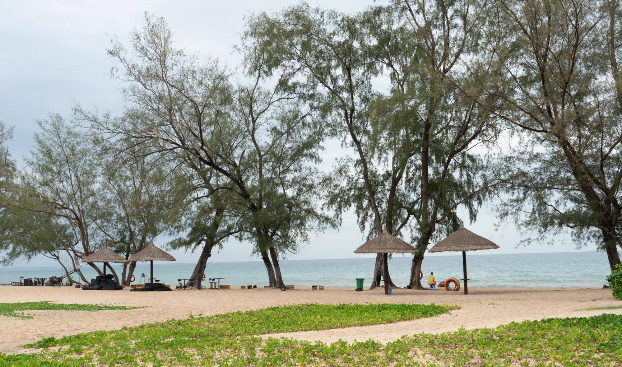 Tropical Bay Grand World Phu Quoc Hotel Exterior photo